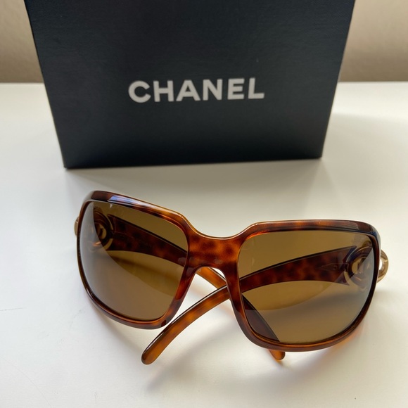 Chanel sunglasses tortoise and gold, 6023 - Picture 6 of 10